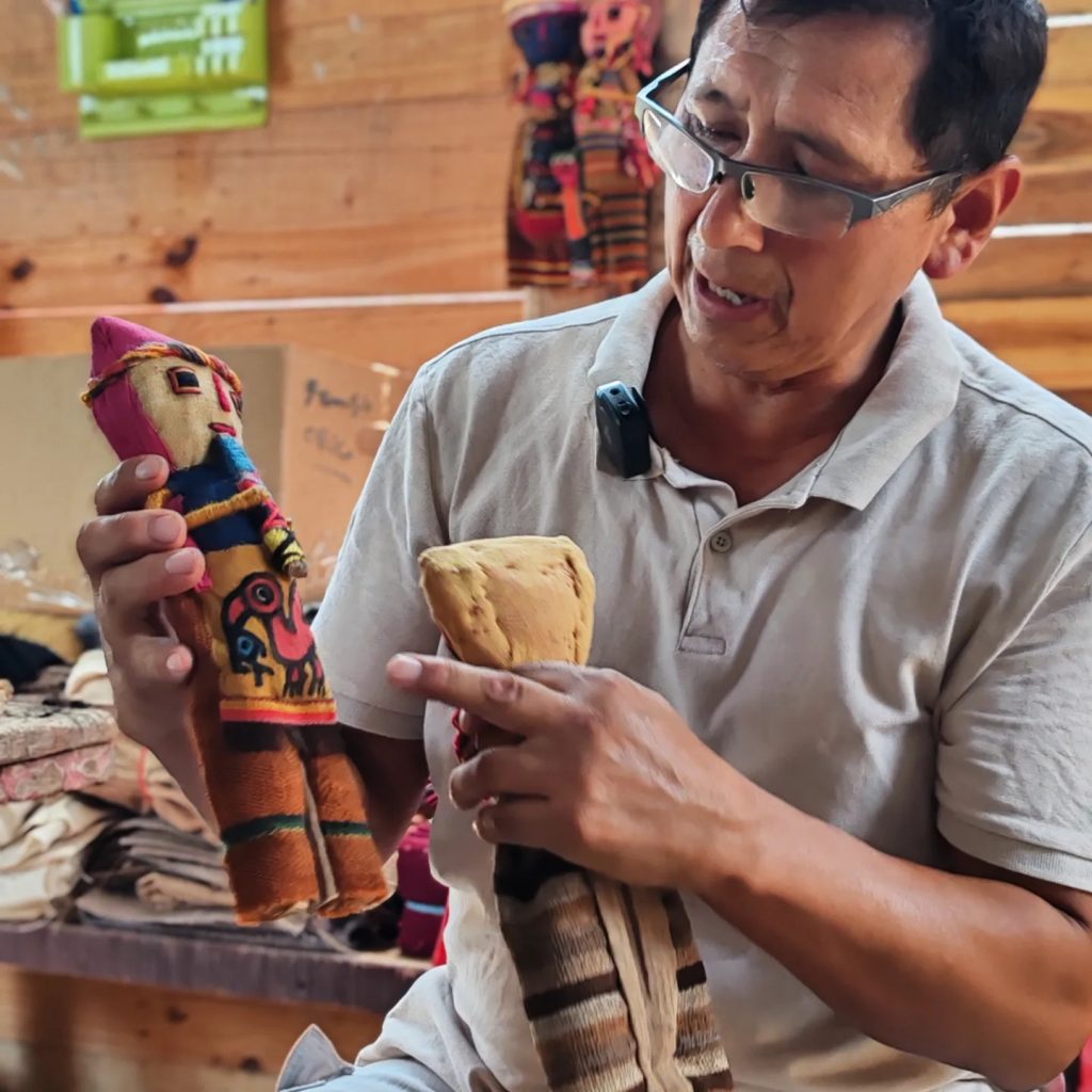 Artesanias de Chancay Muñecas Chancay